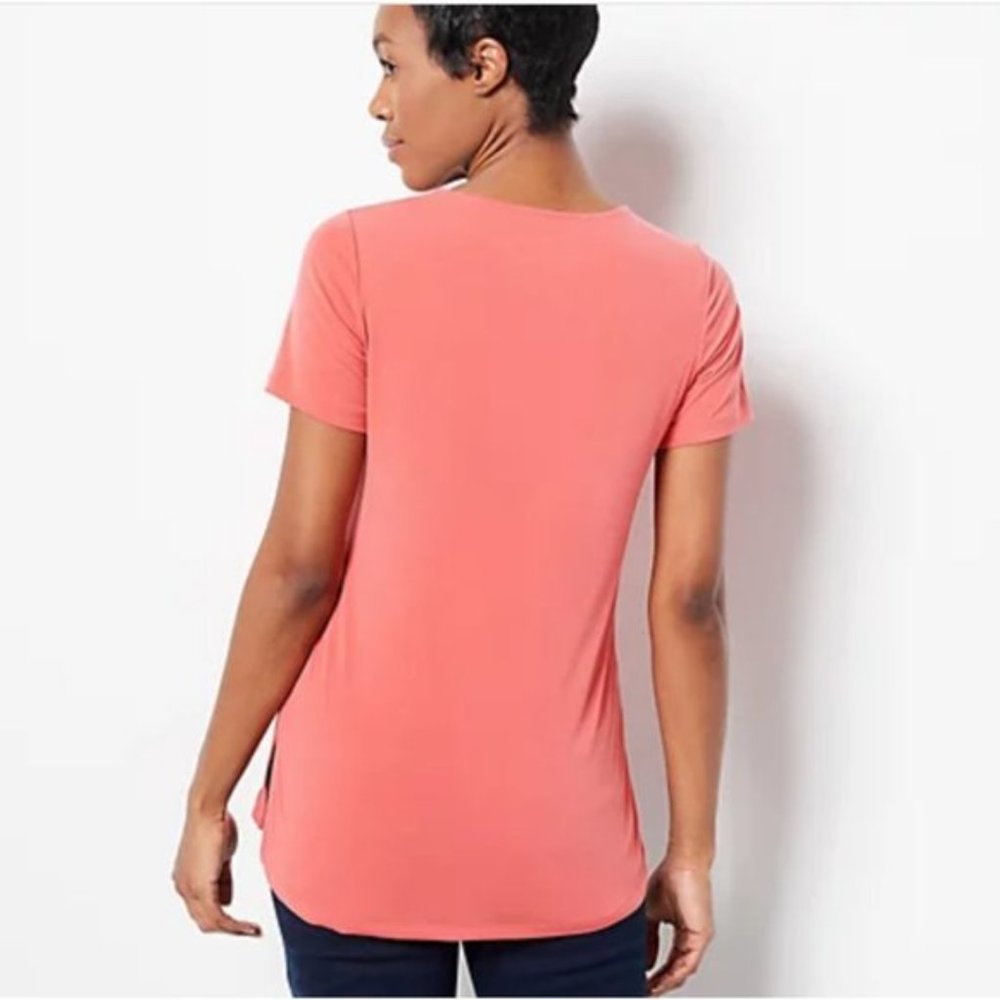 Susan Graver Modern Essentials Petite Liquid Knit Tunic 12200 - Picture 2 of 2